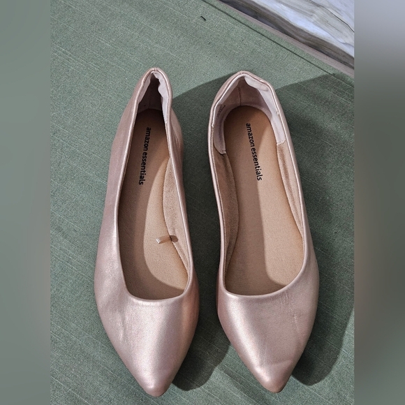 Amazon Essentials Women's Rose Gold Flats Size 6.5 - Picture 8 of 11